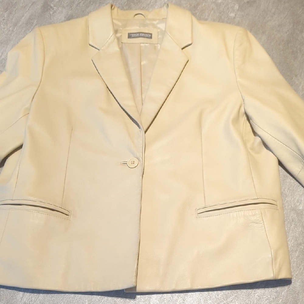 Women's Cream Blazer